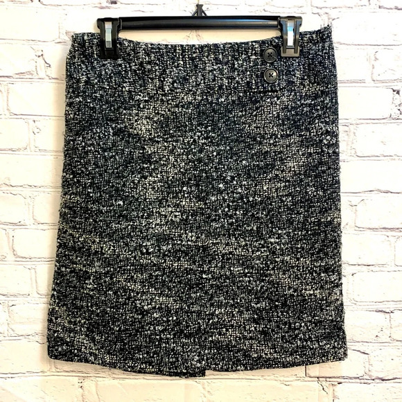 Ann Taylor Dresses & Skirts - Ann Taylor Black, White and Grey Boucle Tweed Skirt - size 4